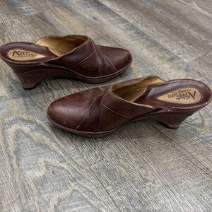 Bundle 3 or more Clarks Dark Brown Leather Mules